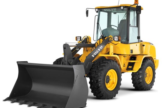 VOLVO L30G - Volvo l30g l35g linksvoor 1 - Volvo L30G